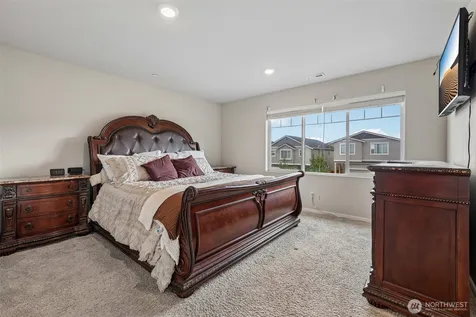 18784 108th Avenue E Puyallup WA 98374