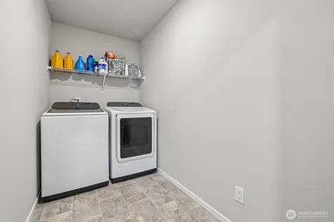 18784 108th Avenue E Puyallup WA 98374