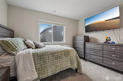 18784 108th Avenue E Puyallup WA 98374