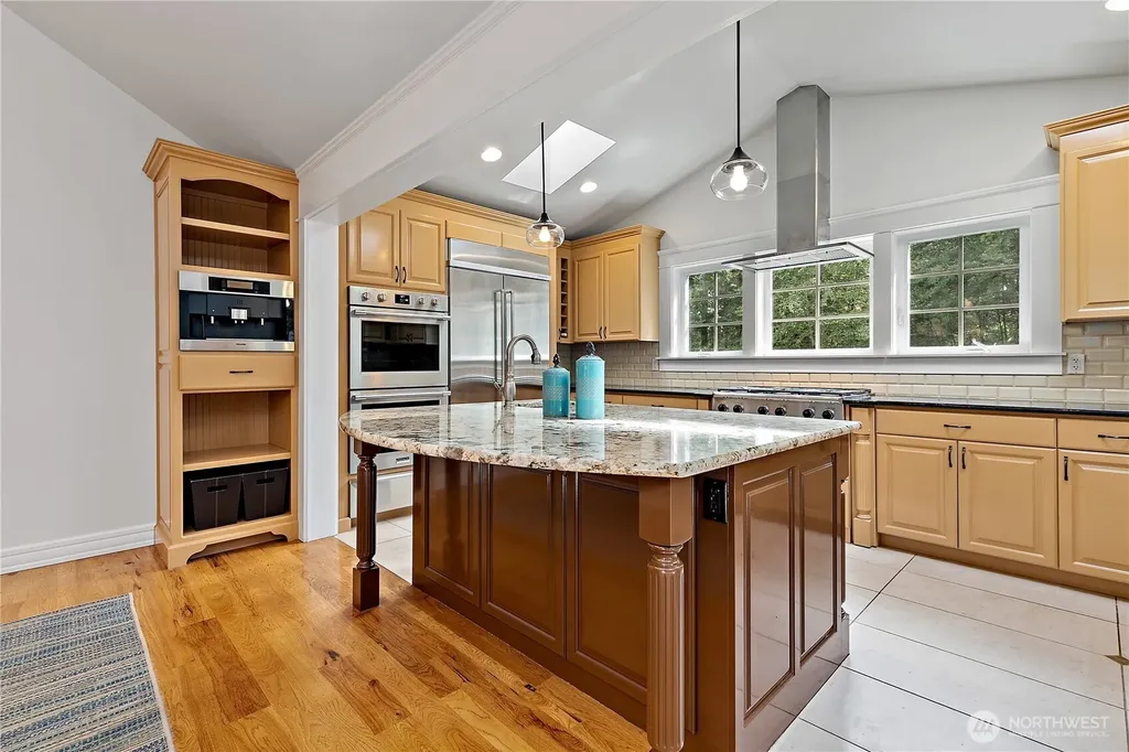 25327 NE 67th Place Redmond WA 98053