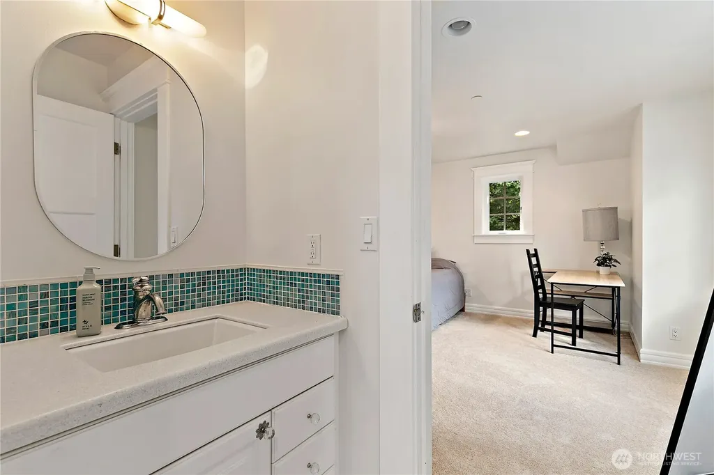 25327 NE 67th Place Redmond WA 98053