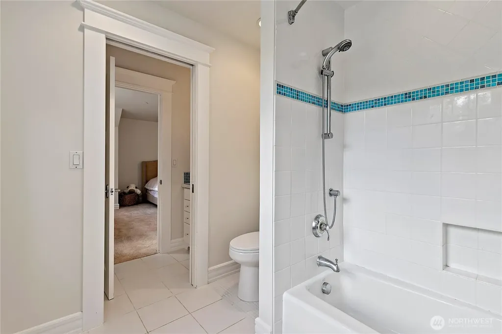 25327 NE 67th Place Redmond WA 98053
