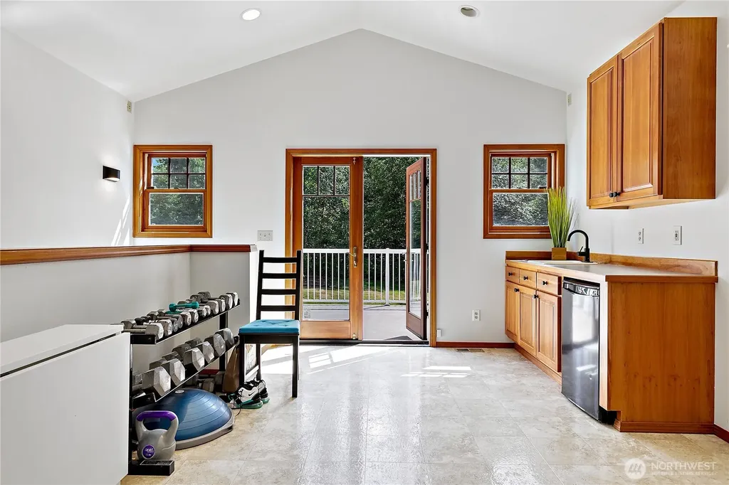 25327 NE 67th Place Redmond WA 98053