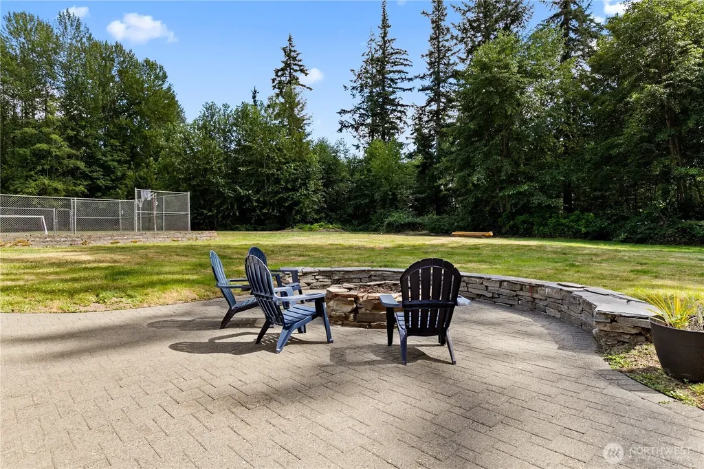 25327 NE 67th Place Redmond WA 98053