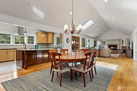 25327 NE 67th Place Redmond WA 98053