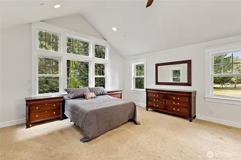 25327 NE 67th Place Redmond WA 98053