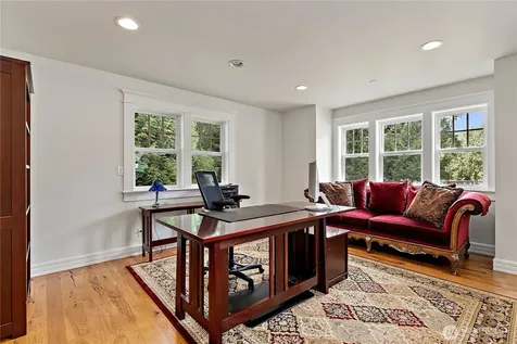 25327 NE 67th Place Redmond WA 98053