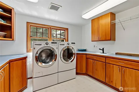 25327 NE 67th Place Redmond WA 98053