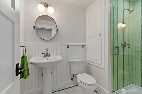 25327 NE 67th Place Redmond WA 98053