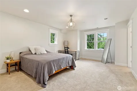 25327 NE 67th Place Redmond WA 98053