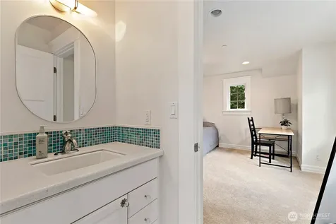 25327 NE 67th Place Redmond WA 98053