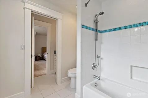 25327 NE 67th Place Redmond WA 98053