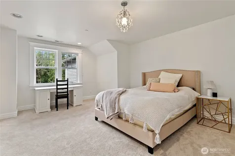 25327 NE 67th Place Redmond WA 98053