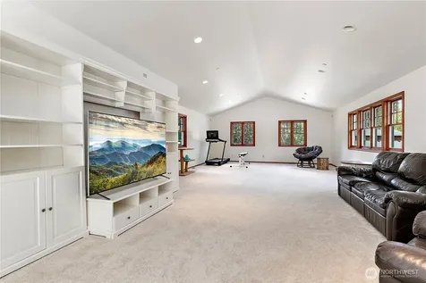 25327 NE 67th Place Redmond WA 98053
