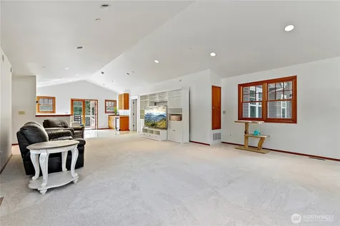 25327 NE 67th Place Redmond WA 98053