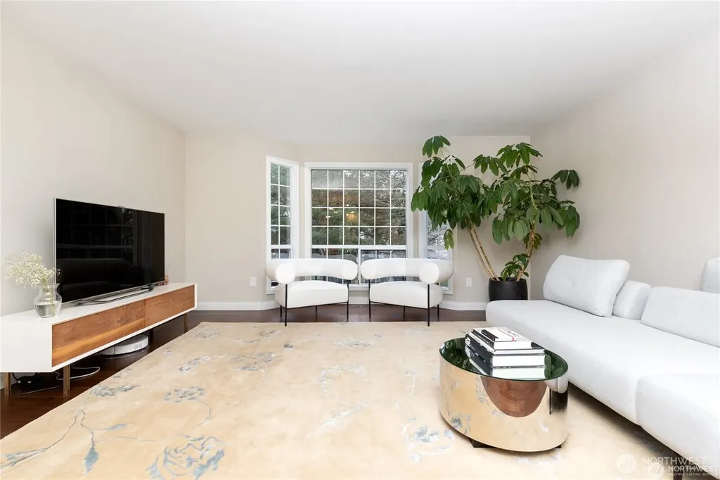 6304 110th Avenue NE Kirkland WA 98033