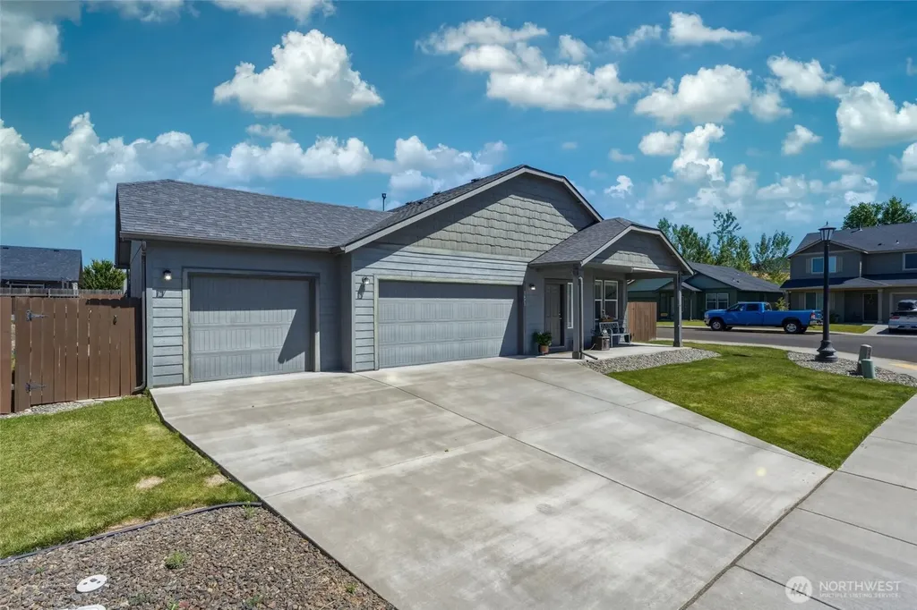 1471 SW Greeley Street College Place WA 99324