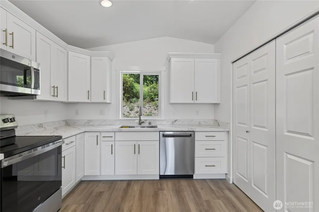 6888 Helena Street Clinton WA 98236