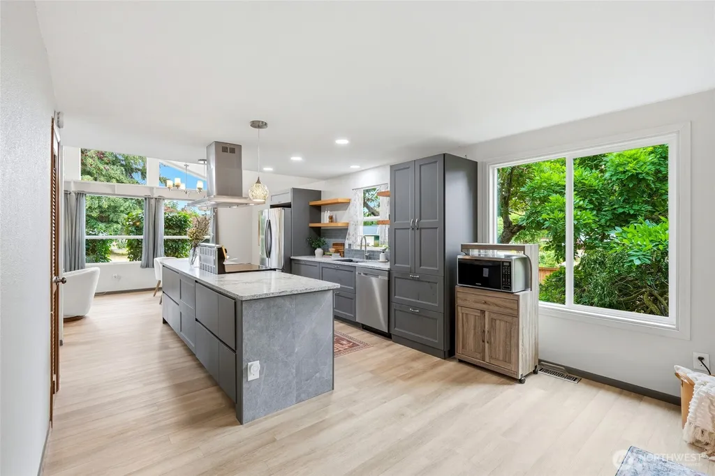 3705 SW 338th Place Federal Way WA 98023