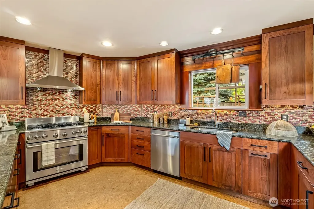 545 Holly Drive Edmonds WA 98020
