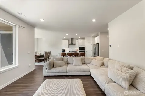17920 139th Place E Puyallup WA 98374