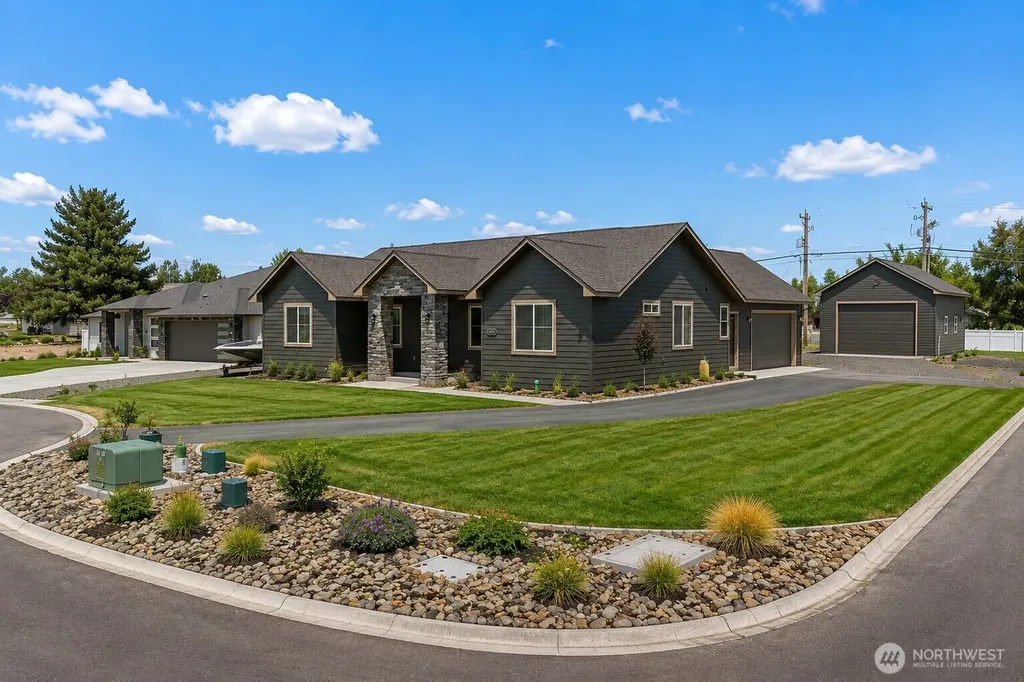 6427 2.05 Road Moses Lake WA 98837