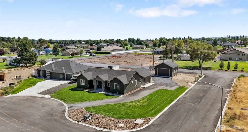 6427 2.05 Road Moses Lake WA 98837