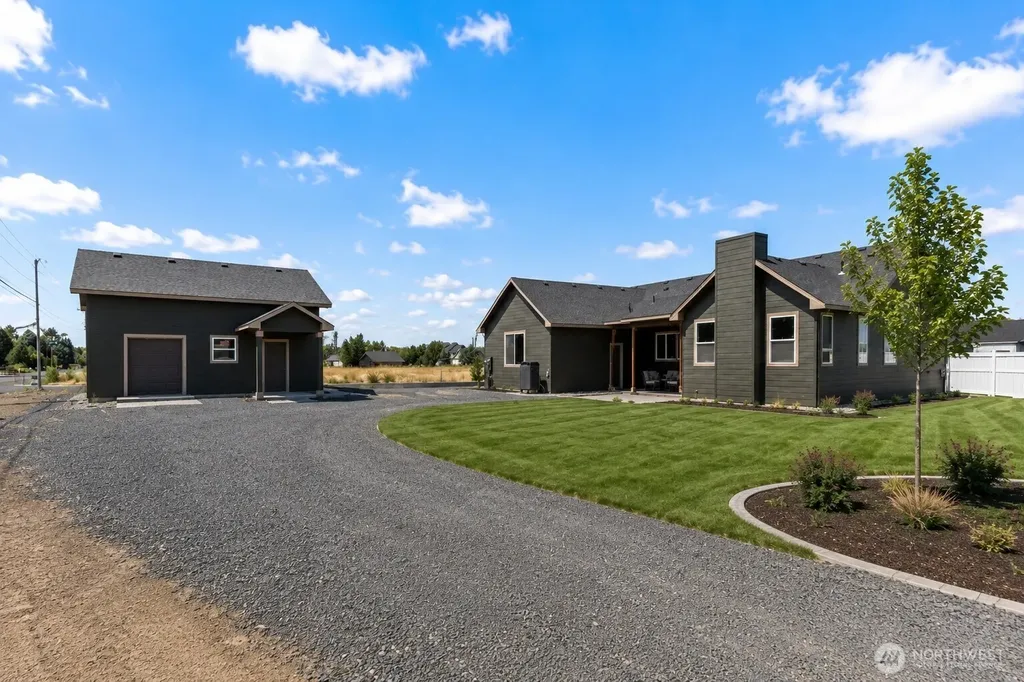 6427 2.05 Road Moses Lake WA 98837