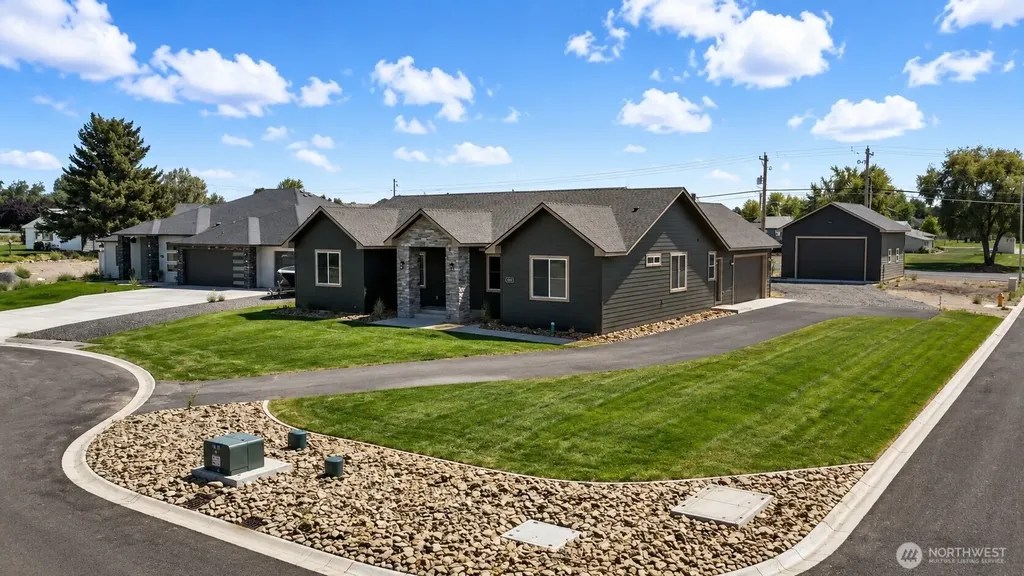 6427 2.05 Road Moses Lake WA 98837
