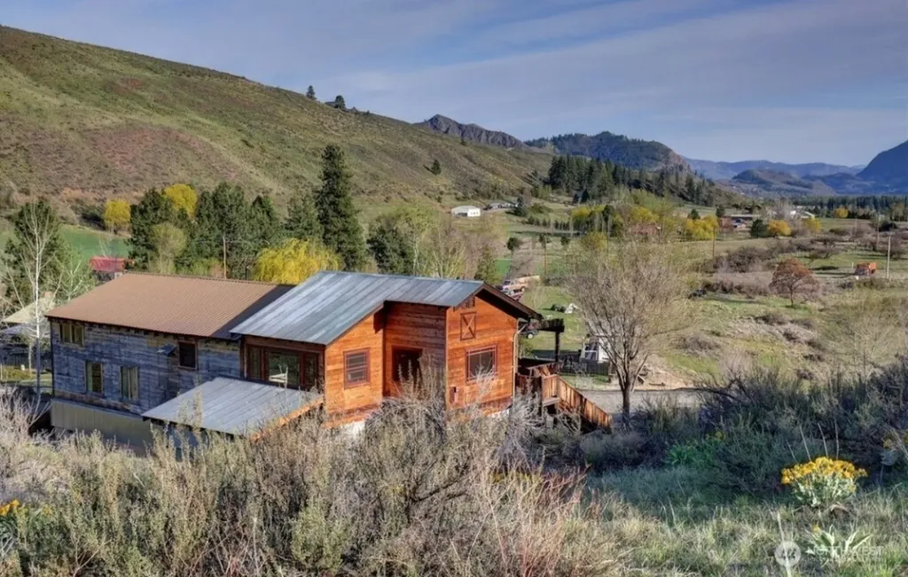 625 Twisp Winthrop Eastside Road Winthrop WA 98862