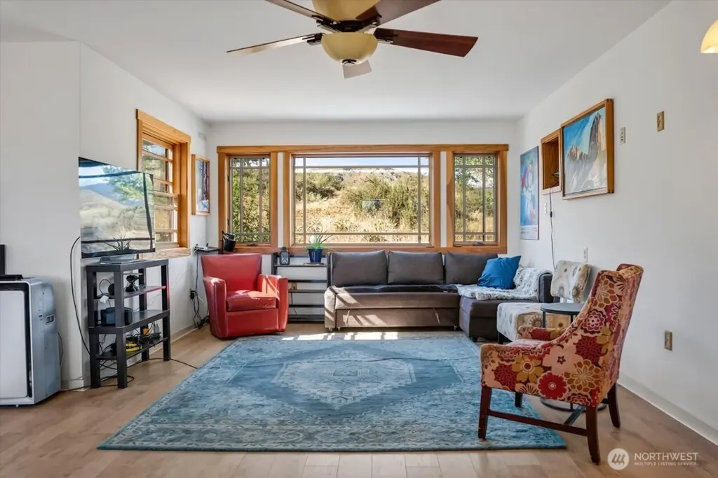 625 Twisp Winthrop Eastside Road Winthrop WA 98862