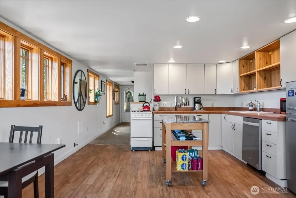 625 Twisp Winthrop Eastside Road Winthrop WA 98862