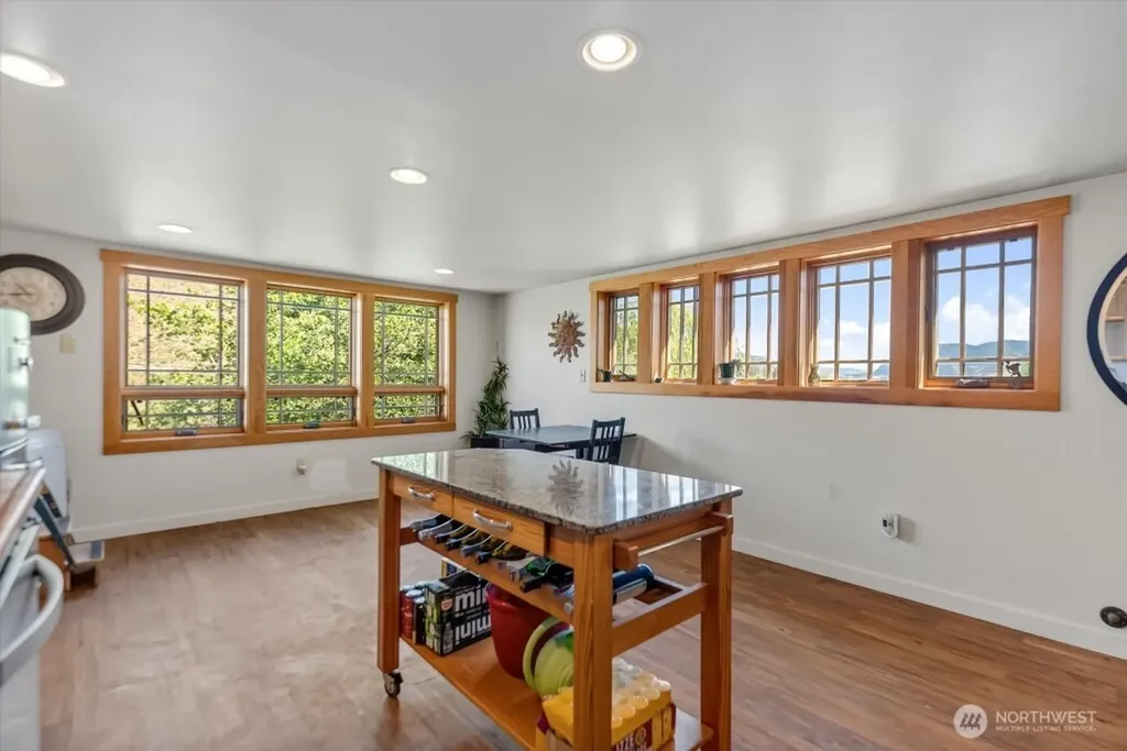 625 Twisp Winthrop Eastside Road Winthrop WA 98862