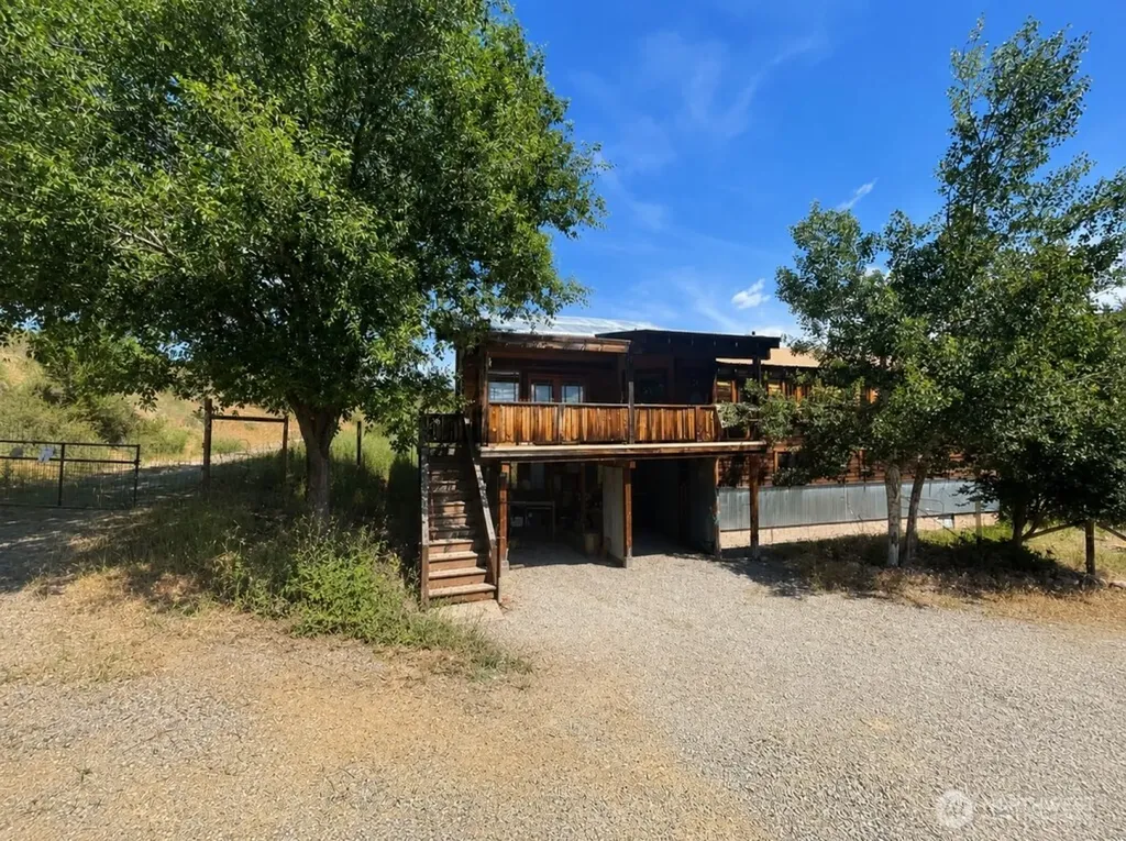 625 Twisp Winthrop Eastside Road Winthrop WA 98862