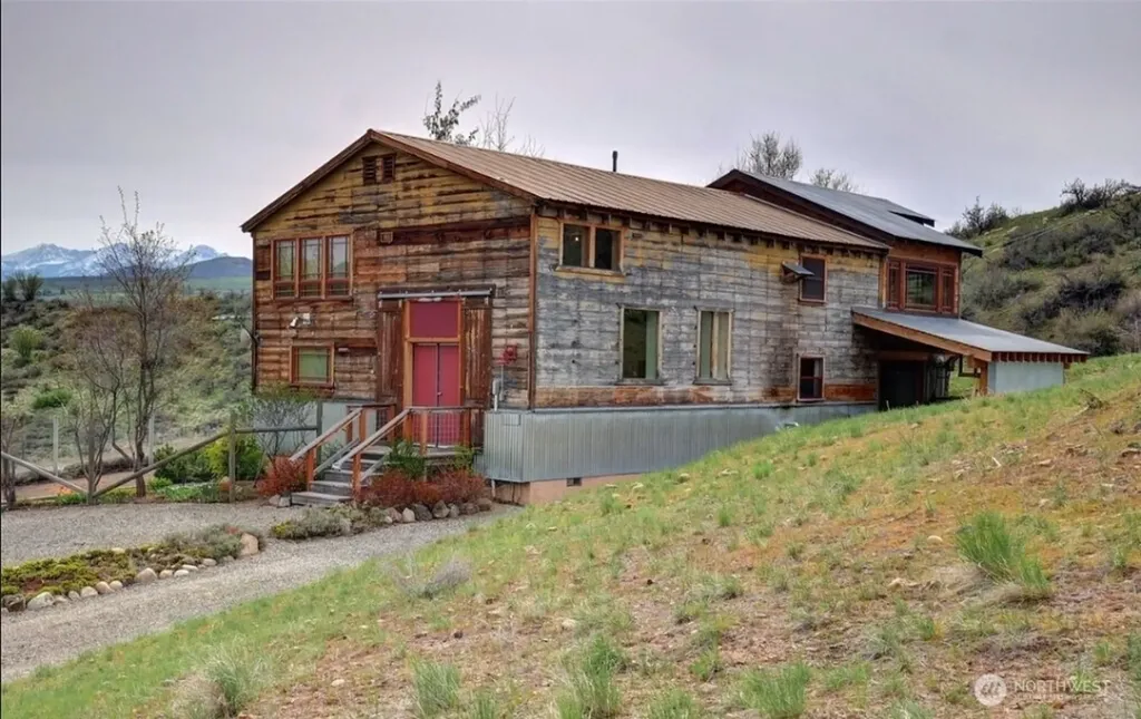 625 Twisp Winthrop Eastside Road Winthrop WA 98862