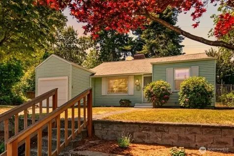 8221 23rd Avenue NE Seattle WA 98115