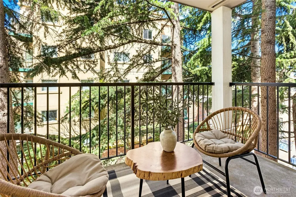 1617 Summit Avenue Seattle WA 98122