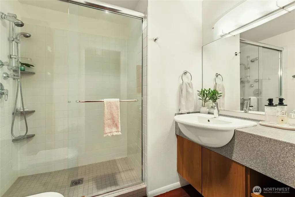 1617 Summit Avenue Seattle WA 98122