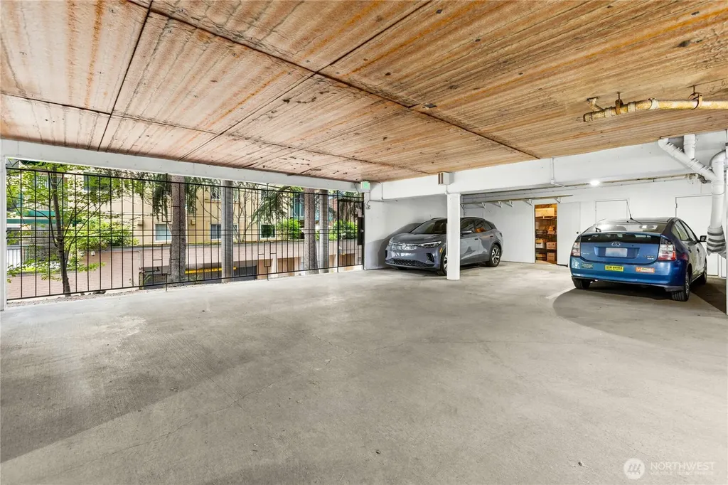 1617 Summit Avenue Seattle WA 98122