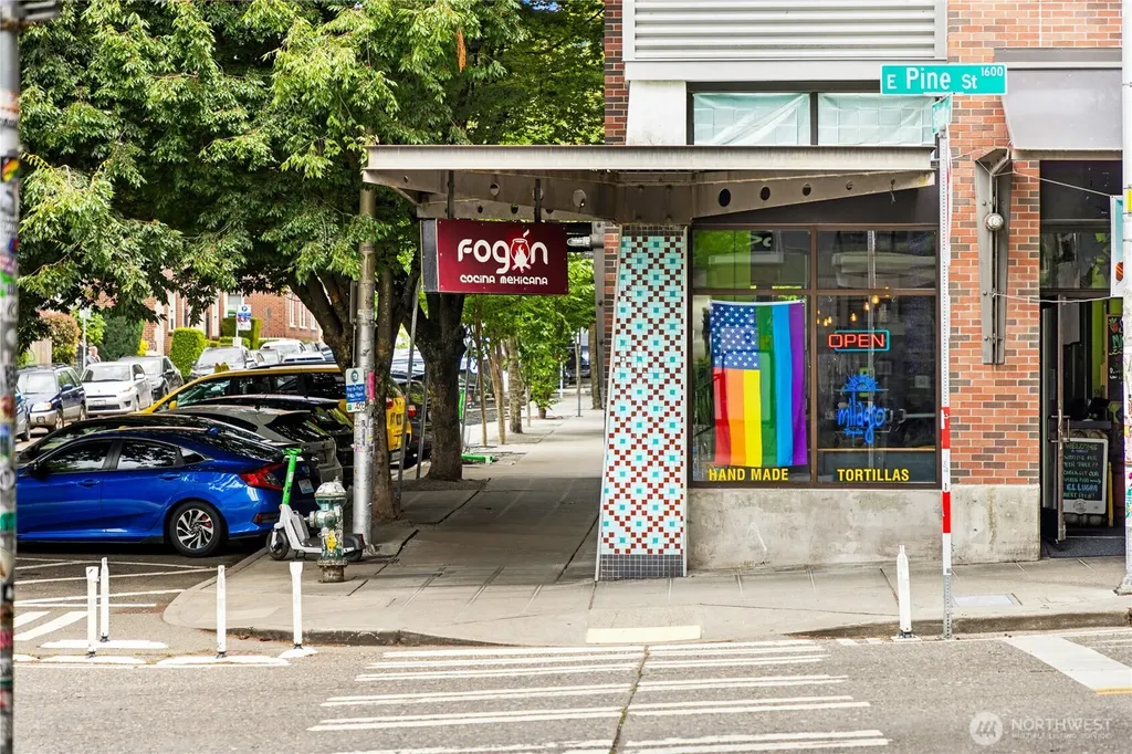 1617 Summit Avenue Seattle WA 98122