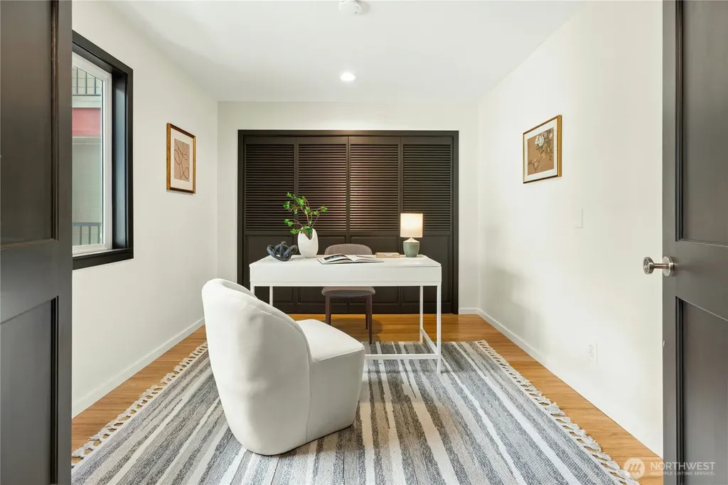 1617 Summit Avenue Seattle WA 98122