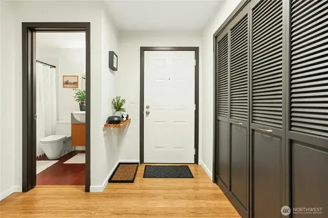 1617 Summit Avenue Seattle WA 98122