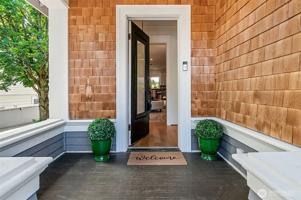 2217 4th Avenue N Seattle WA 98109