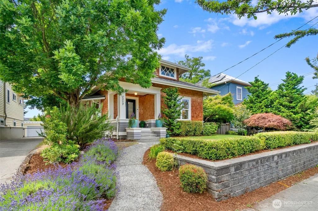 2217 4th Avenue N Seattle WA 98109