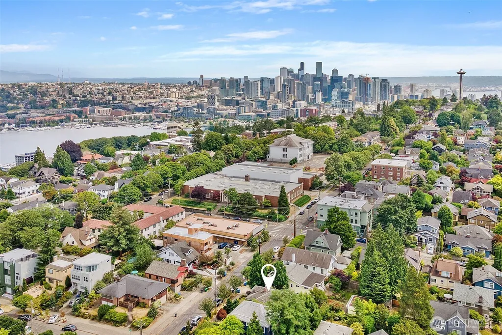 2217 4th Avenue N Seattle WA 98109