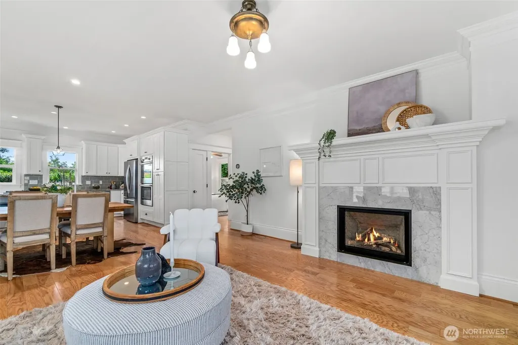 2217 4th Avenue N Seattle WA 98109
