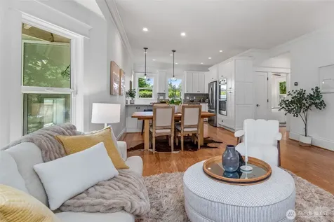 2217 4th Avenue N Seattle WA 98109