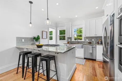 2217 4th Avenue N Seattle WA 98109