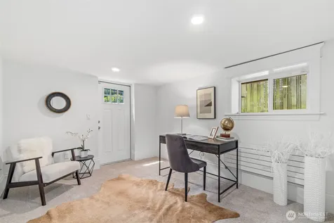 2217 4th Avenue N Seattle WA 98109