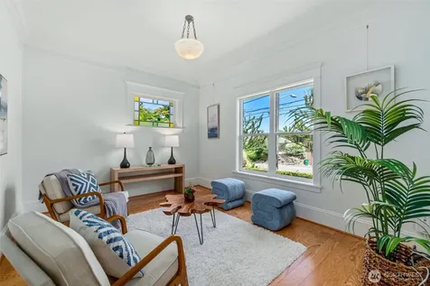 2217 4th Avenue N Seattle WA 98109